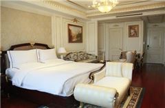 Business Queen Room