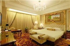 Deluxe Queen Room