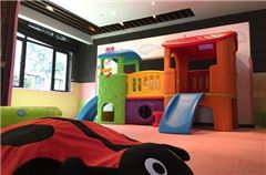 Parco giochi per bambini / miniclub