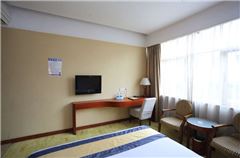 Deluxe Queen Room