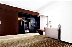 Business Queen Suite
