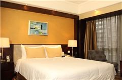 Feature Queen Room