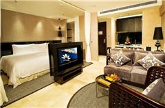 Superior Elegant Queen Room