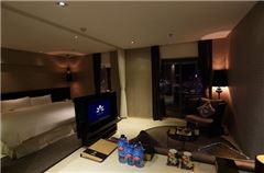 Deluxe River-view Room