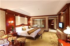 Executive Lake-view Queen Room