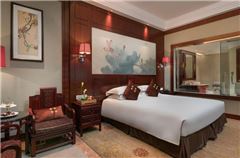 Superior Garden-view Queen Room