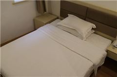 Queen Room B