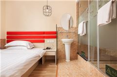 Budget Queen Room
