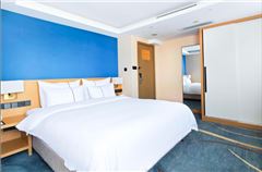Boutique Queen Room