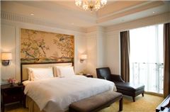 Deluxe Business Suite