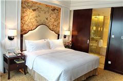 Boutique Queen Room