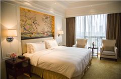 Business Queen Room